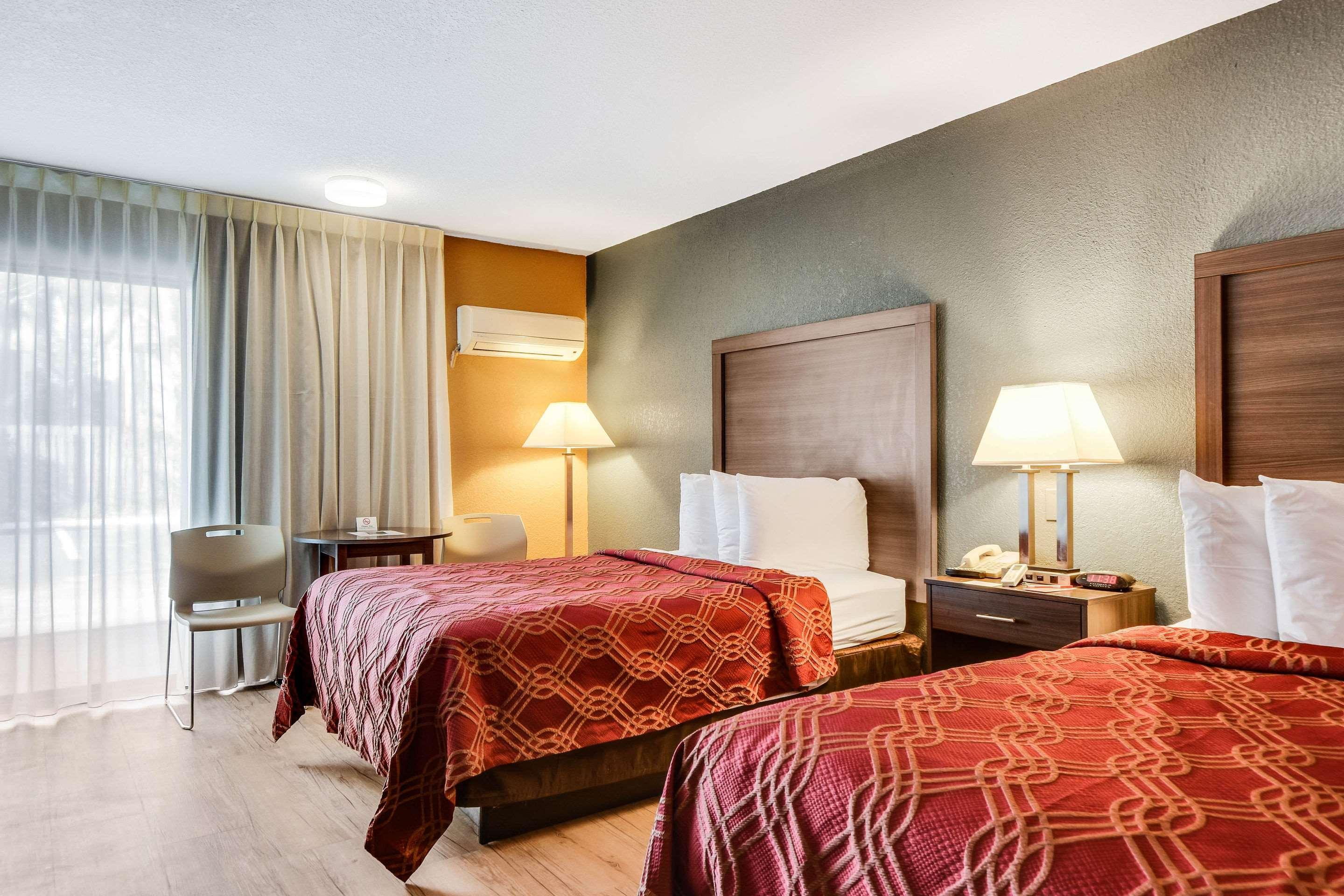 Econo Lodge Busch Gardens טאמפה מראה חיצוני תמונה