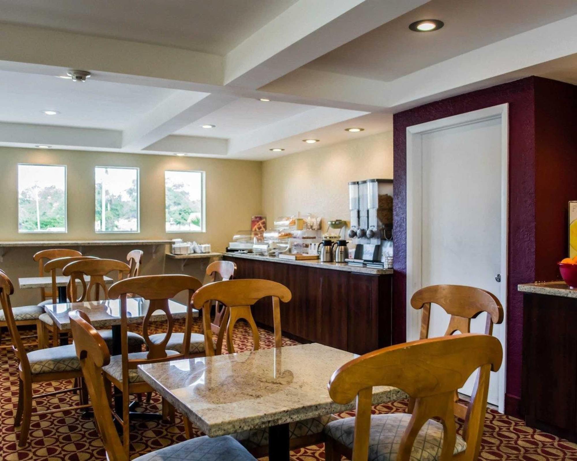 Econo Lodge Busch Gardens טאמפה מראה חיצוני תמונה