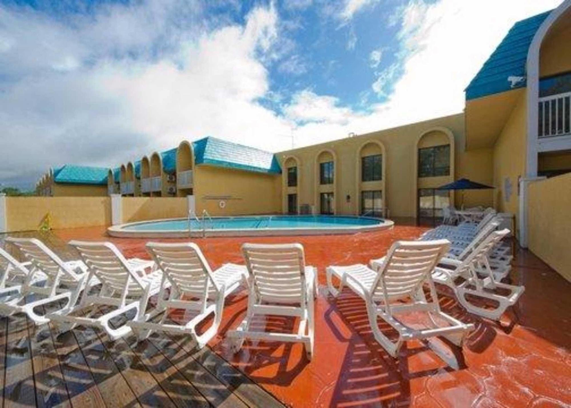Econo Lodge Busch Gardens טאמפה מראה חיצוני תמונה